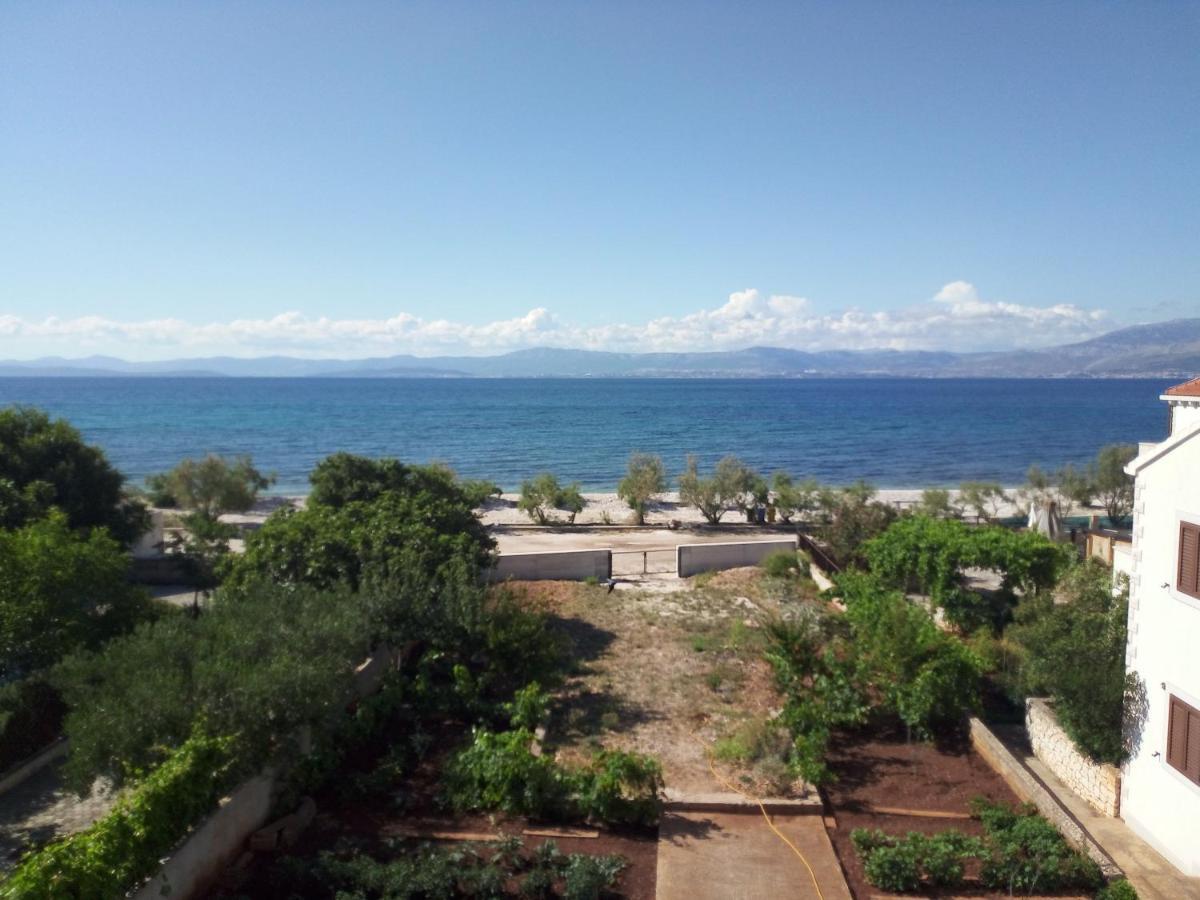 Apartments Zvonimir,Place By The Sea Mirce Kültér fotó